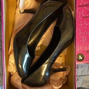 NWOT/Tried On? City Classified Black Patent Heels. Size 7.